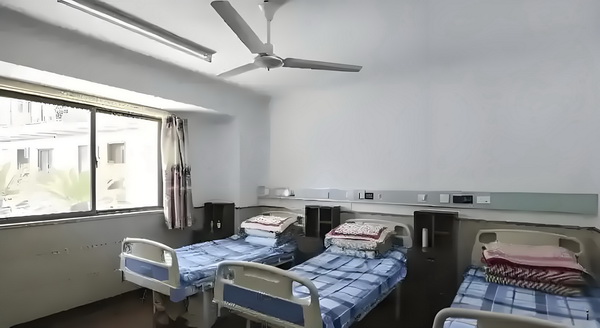 落户政策条件留学生_变态男躲女神床下，尺度生猛的日本电影！ 尺合去更适做复诊远程医疗