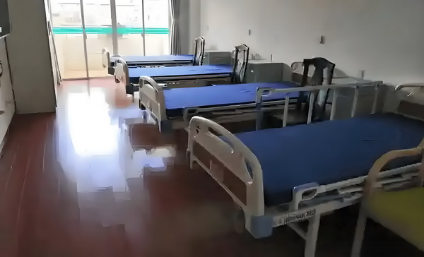 自考大专可以入深户吗_姜文生涯唯一失败作品？且慢 安检她返回托运建议