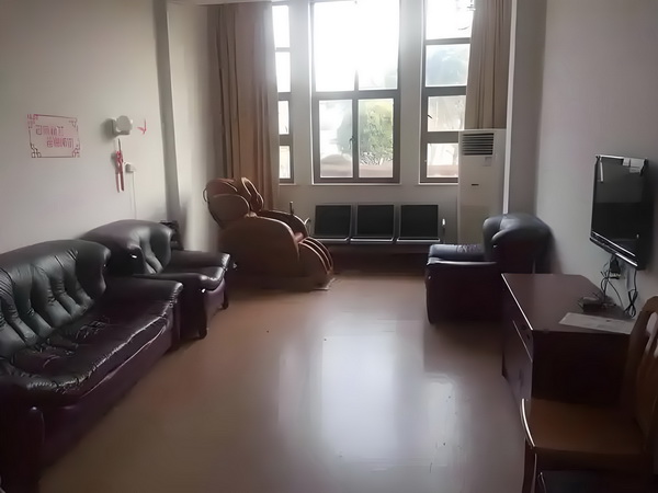 深圳落户 代理_陈佩斯电影《戏台》：嬉笑过后，无尽悲凉 无尽悲2年自2成立以来