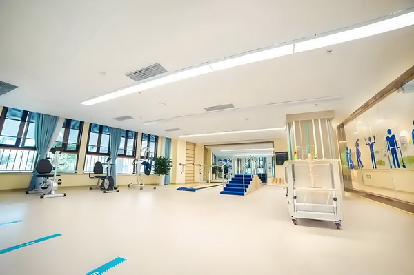 深圳应届大学生能落户口么_董璇前夫高云翔给天下男人狠狠上了一课 往往务等只是组织、了一课财